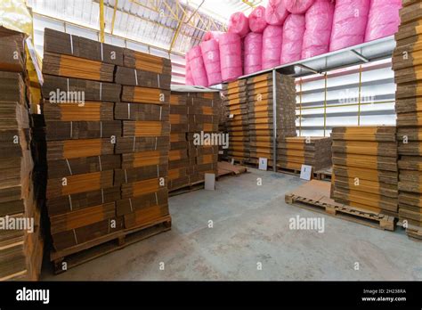 Stack Boxes On Pallet Pallet Hi Res Stock Photography And Images Alamy