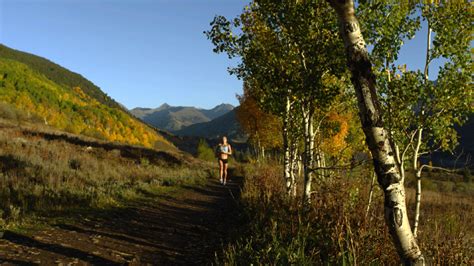 How Olympic Runner Emma Coburn Trains Outside Online