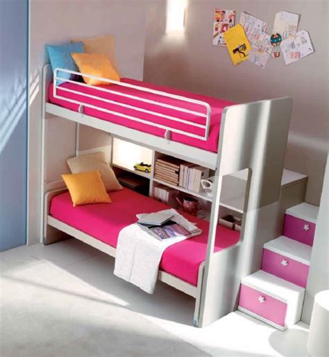 Questo letto a castello è l'ideale per fare spazio nella camera dei tuoi bambini. Letto a castello da bambina con spazio gioco