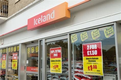 Iceland Foods Retract Rule Forcing Nhs Workers To Buy Whatever They Touch