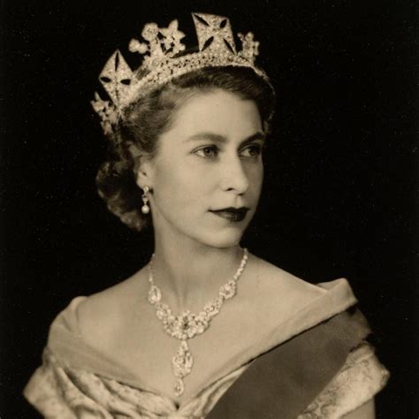 Foto Ratu Elizabeth Sewaktu Muda Ternyata Menawan Banget