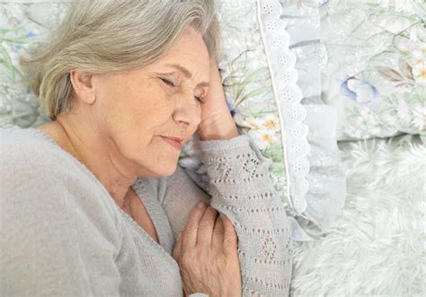 Aging Seniors And Insomnia How To Help The Elderly Overcome Sleepless Nights Reliant At Home