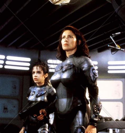 Mimi Rogers Played Dr Maureen Robinson Lost In Space Mimi Rogers Lost In Space