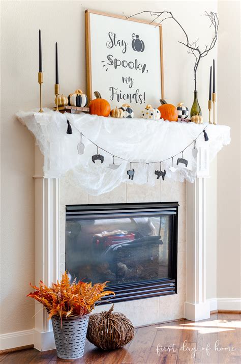 Halloween Fireplace Mantel Decoration