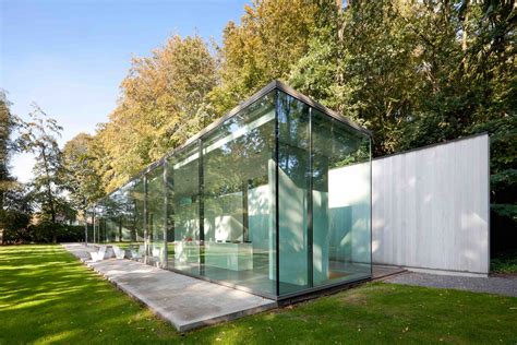 El diseño incorpora una ventana troquelada que permite ver la taza. Belgium's 10 Most Unique Structures And Buildings