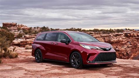 2021 Toyota Sienna Minivan Goes All Hybrid