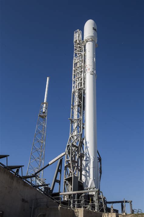 Spacex запустила на орбіту ще 60 супутників starlink. SpaceX Falcon 9 counts down to High-Speed Orbital Delivery ...