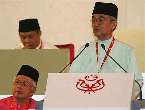 Savesave tun abdullah ahmad badawi for later. Sejarah Ringkas Penubuhan Parti UMNO ~ BeautifulNaara