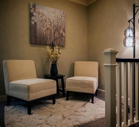 Small Swivel Chairs For Living Room Moderndiningroomchairs Waiting
