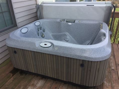 Jacuzzi hire | hot tub rental. Jacuzzi J-315 2-3 Person Hot Tub. Must Remove From Deck ...