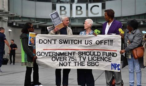 Bbc Confronted By Thousands Of Angry Protesters Over Tv Licence Fees Uk News Uk