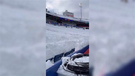 Gallery Bills Steelers Fans Dig Through Snow To Get To Seats For