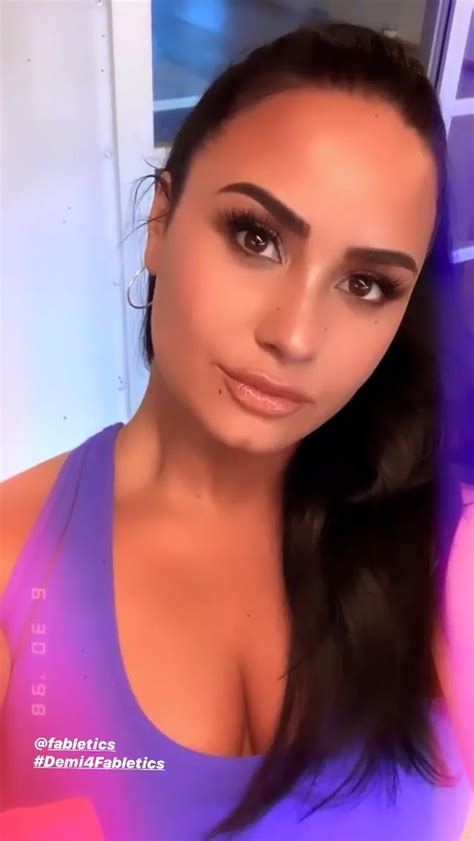 Demi Lovato Cleavage Thefappening