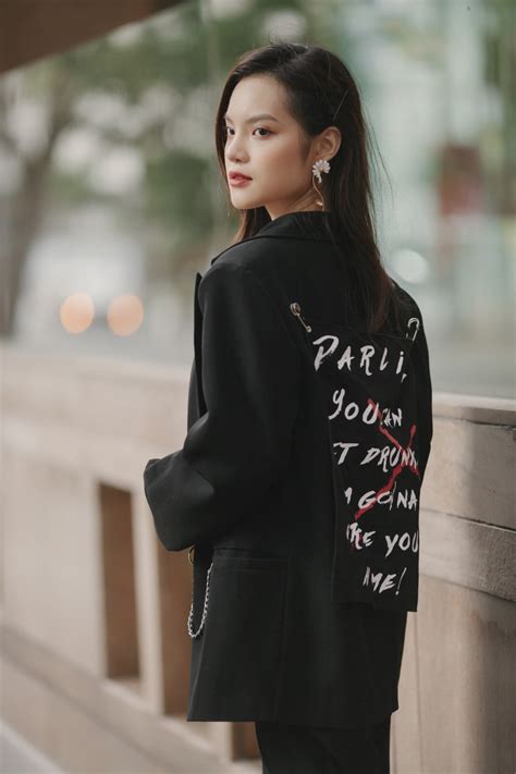 Follow me on all my other social media accounts⬇. Sunny Đan Ngọc lên tiếng về mối quan hệ thân thiết với nghệ sĩ Thành Lộc, Đàm Vĩnh Hưng ...