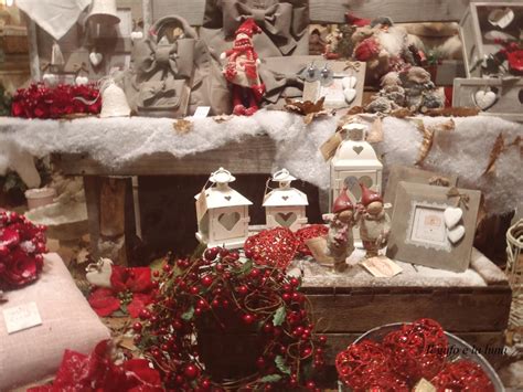 Complementi prodotti a mano in italia oppure articoli per la casa antichi selezionati da ritrovamenti in scantinati e cantine oppure acquistati da proprietari di casali antichi. Il Gufo e la Luna shabby chic & country style: Rosso e ...