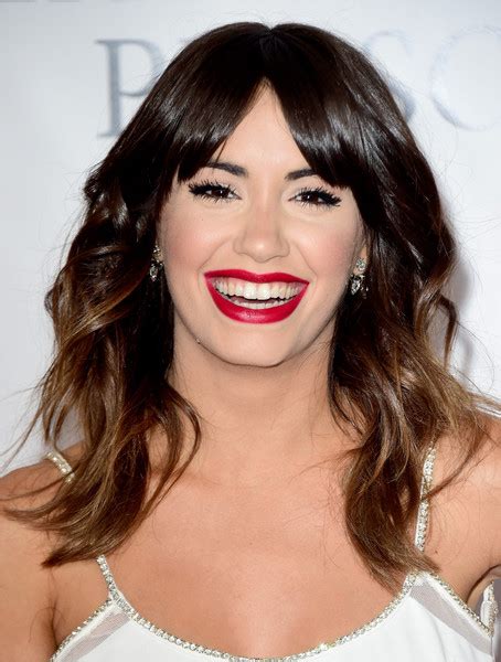 El español se instaló en su casa, redes: Lali Esposito - Zimbio