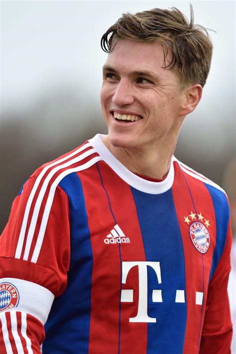 Basti Schweinsteiger on Twitter: "Mit 33 fängt das Leben an! Happy