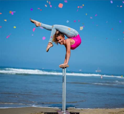 pin by mostafa khannous on sofie dossi gymnastics photography gymnastics poses sofie dossi
