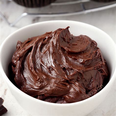This Paleo Chocolate Fudge Frosting Only Uses Four Ingredients And Is