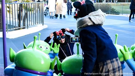 Maybe you would like to learn more about one of these? ディズニーを満喫中に『緊急地震速報』が鳴った結果…さすが ...