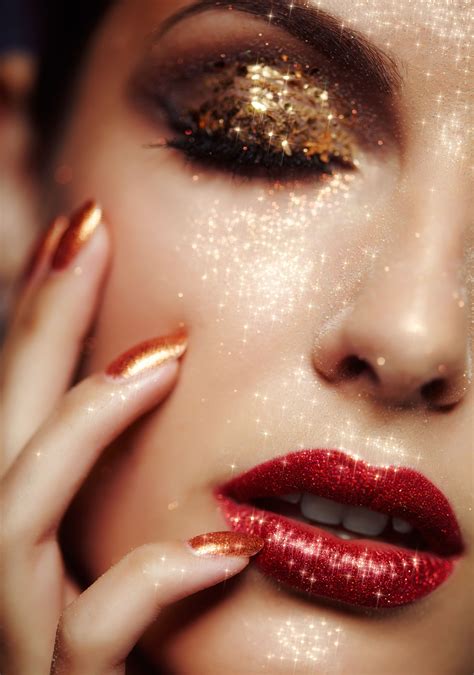 Shining Make Up Sparkle Makeup Makeup Gold Eyes