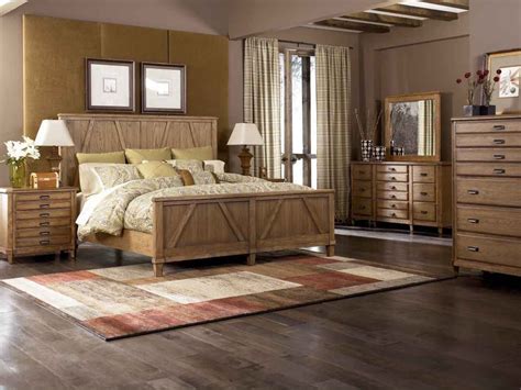 This widely varying dark wood floor is laid in a herringbone pattern, which adds a bit of contemporary flair to this simply decorated living room. 22 Unique Bedroom Ideas with Dark Hardwood Floors | Unique ...