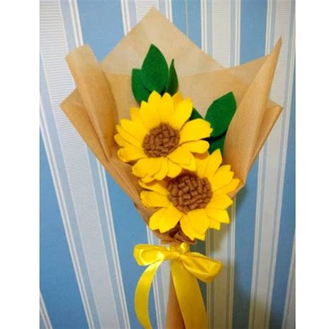 Creative floral arrangement in tissue case. 27+ Gambar Bunga 2 Tangkai - Gambar Bunga HD