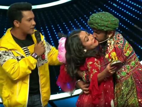 Indian Idol 11 Contestant Forcibly Plants A Kiss On Neha Kakkars