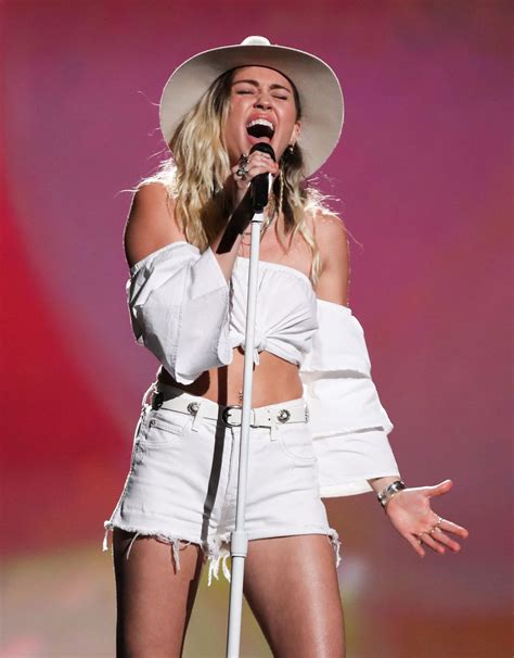 The 2021 billboard music awards were top to the bottom just cool. Miley Cyrus Performs at Billboard Music Awards in Las Vegas 05/21/2017 • CelebMafia