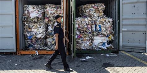 Malaysia Kirim Balik 150 Kontainer Sampah Plastik Ke Empat Negara