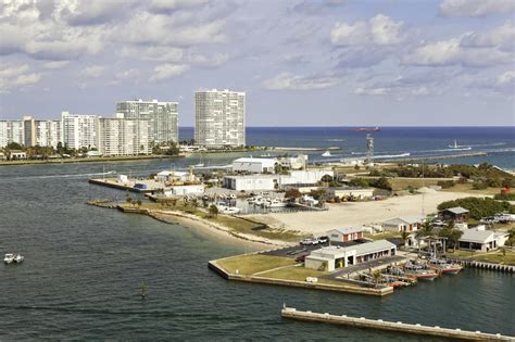 First things first, despite the name, port everglades is actually located in fort lauderdale, right on the atlantic coast. Port Everglades Inlet In Fort Lauderdale, Florida Stock ...