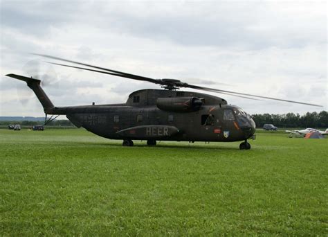 Maybe you would like to learn more about one of these? 85+06, Sikorsky CH-53 G, MTHR-25 # Laupheim, 2009.07.17 ...