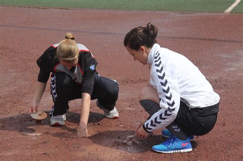 (must turn 4 years old before. Zwei Niederlagen und zwei Verletzte - Softball-Deutschland.de