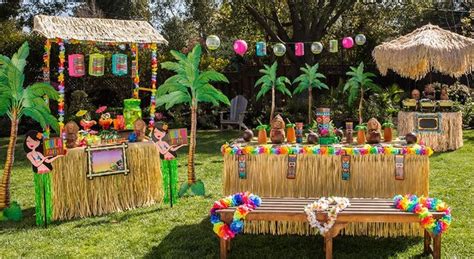 Most cocktail parties do not have a theme, but you you don't need any crazy decorations to make your cocktail party feel classy. Top 3 Themes and Ideas for a Super Hit Cocktail Party