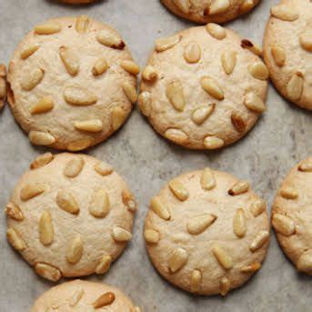 Italian, christmas cookie, round, chocolate and spicy. Italian Pignoli (Pine Nut) Cookies | Recipe | Best christmas cookie recipe, Cookie recipes ...