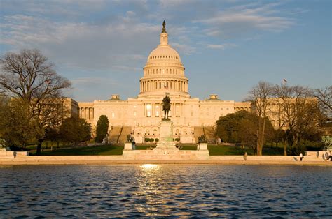 The united states capitol in washington, d.c., is among the most architecturally impressive and symbolically important buildings in the world. USA: Die US-Midterm-Wahlen aus LGBT-Sicht — GAY.CH · Alles ...