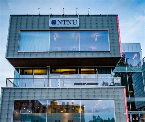Ntnu is the largest of the eight universities in norway, and, as its name suggests, has the main national responsibility for higher education in engineering . NTNU i Gjøvik: En regional motor for nyskaping ...