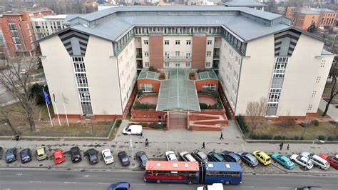 Egy kisgyerek energiaszükségletét sem fedezi a szent imre kórház szülészetén felszolgált napi ételadag. Így kereshettek volna 980 ezret a Szent Imréből távozó ...