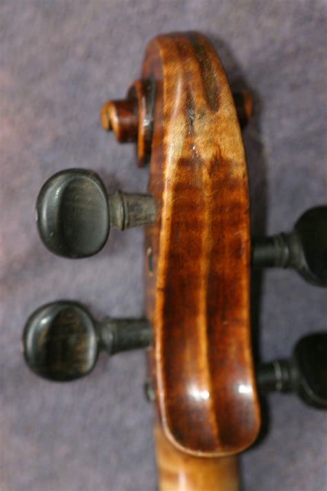 Scroll Wear Pattern On 250 Year Old Instruments The Pegbox