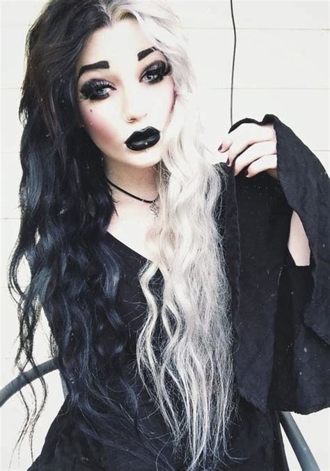 Achieving this shade is not easy, but contrast strips are trending again. black and white hair on Tumblr