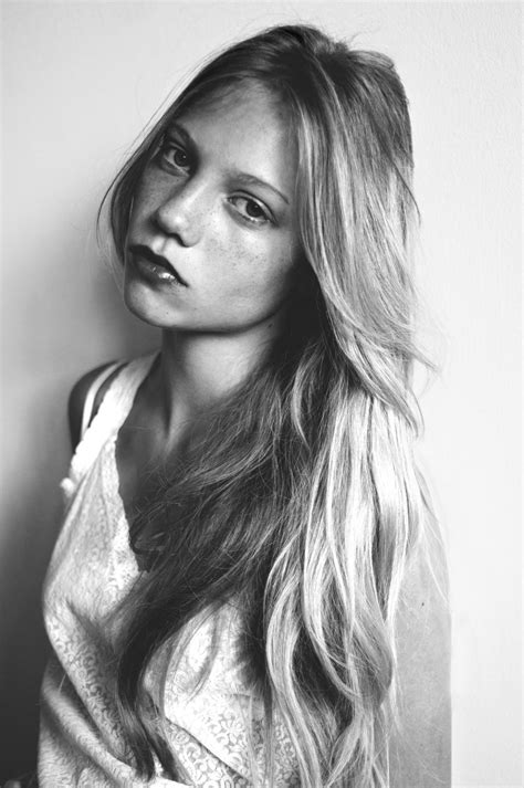 Laura Schellenberg Photographed By Piczo Female Portrait Woman Face Riset