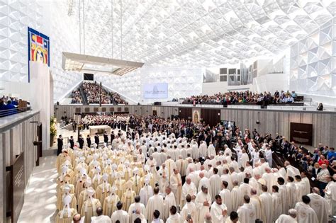 Californias Crystal Cathedral Reopens As Catholic Church