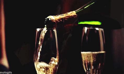 Champagne bottle and sweets holiday template. Die besten 25+ Gif sites Ideen auf Pinterest ...