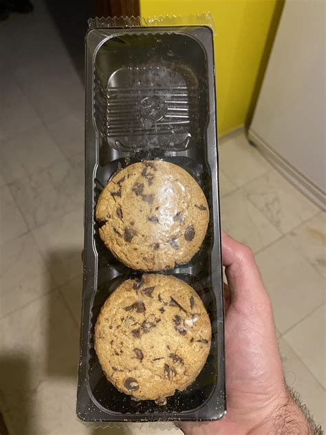 As half a bar (50g) is distributed between 10 cookies, the carb and sugar content is kept low. low sugar cookies this is not what i meant : Wellthatsucks