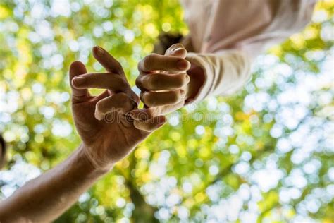 Concetto Di Affetto Amore E Romanticismo Felice E Allettante Ragazza