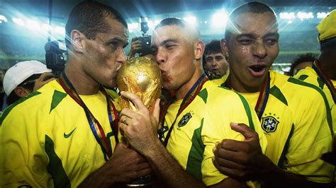 os jogadores campeões da copa do mundo pela seleção brasileira brasil