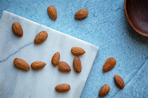 An allergic reaction to tree nuts like pistachios can result in an anaphylactic shock and even a small amount can cause a reaction. What 100 Calories of Different Nuts Looks Like | Openfit
