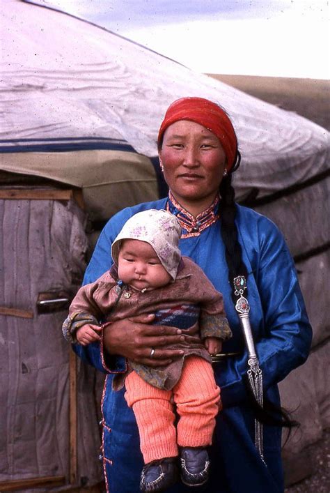 Moeder En Kind In West Mongolie Kijk Voor Meer Reisinspiratie Op We