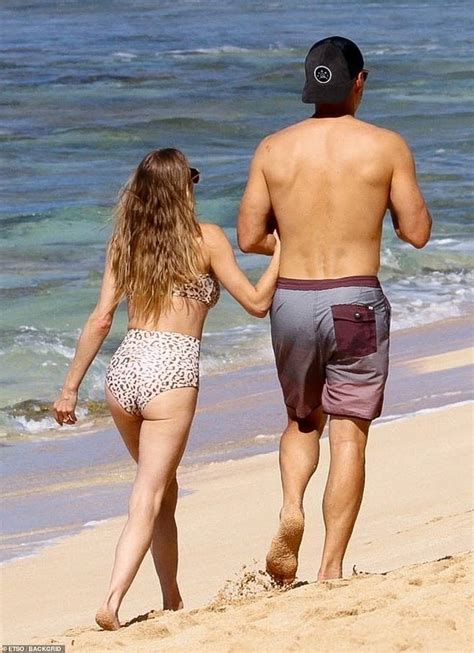 Leann Rimes Flaunts Bikini Body On Hawaiian Beach Stroll With Shirtless Husband Eddie Cibrian
