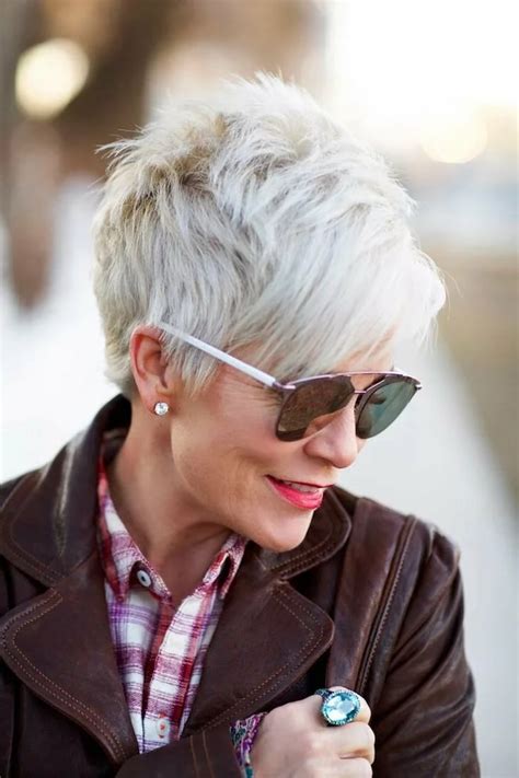 Mais, le carré milong coiffure femme 60 ans cheveux tres courts coiffure femme cheveux fins blancs. Coupe de cheveux courte pour femme de 60 ans - les coiffures qui rajeunissent - OBSiGeN